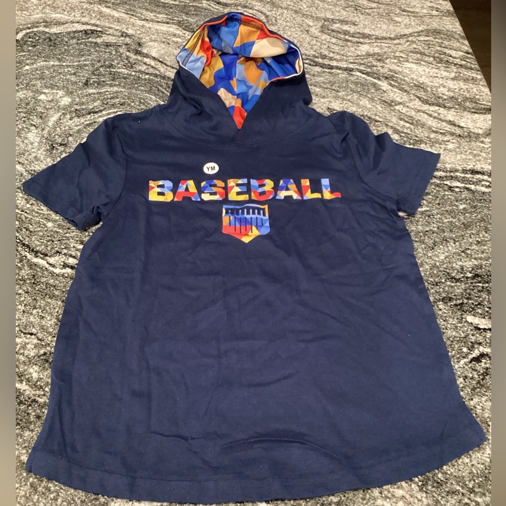 PlateCrate Boys Short Sleeve Hoodie.  Size YM (Runs small)